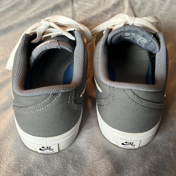 Women’s Nike SB shoes - Picture 4 of 6